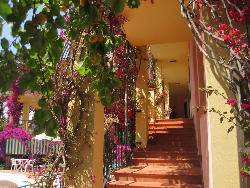 Domus De Janas Sul Mare Otel Bari Sardo Dış mekan fotoğraf