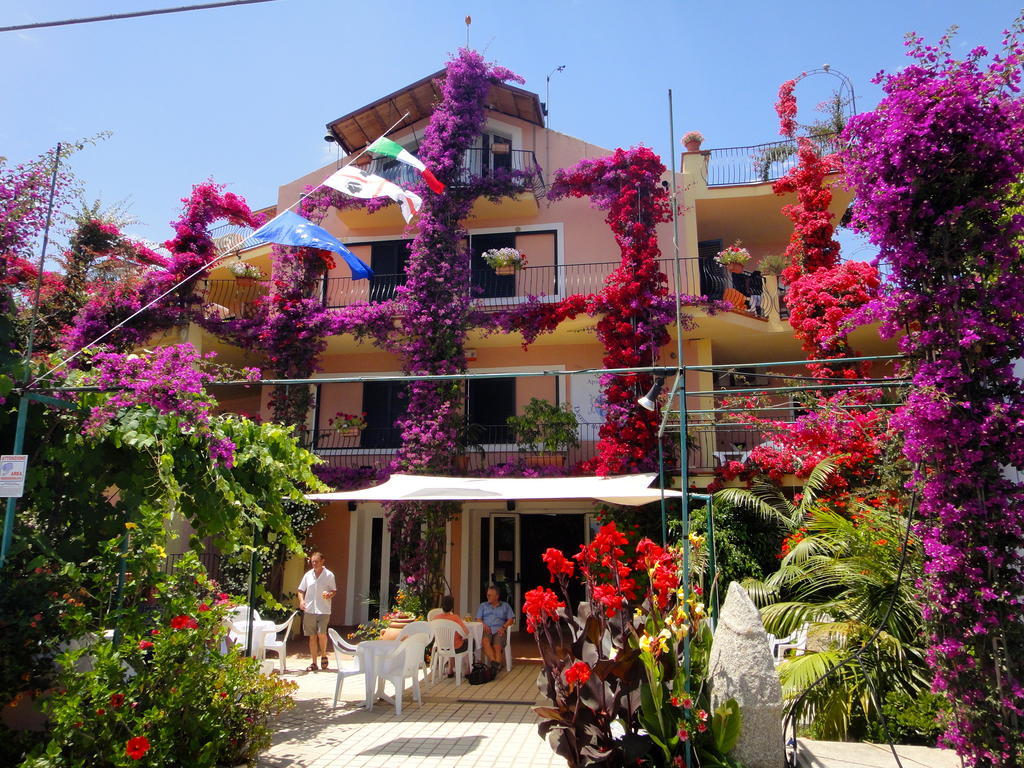 Domus De Janas Sul Mare Otel Bari Sardo Dış mekan fotoğraf