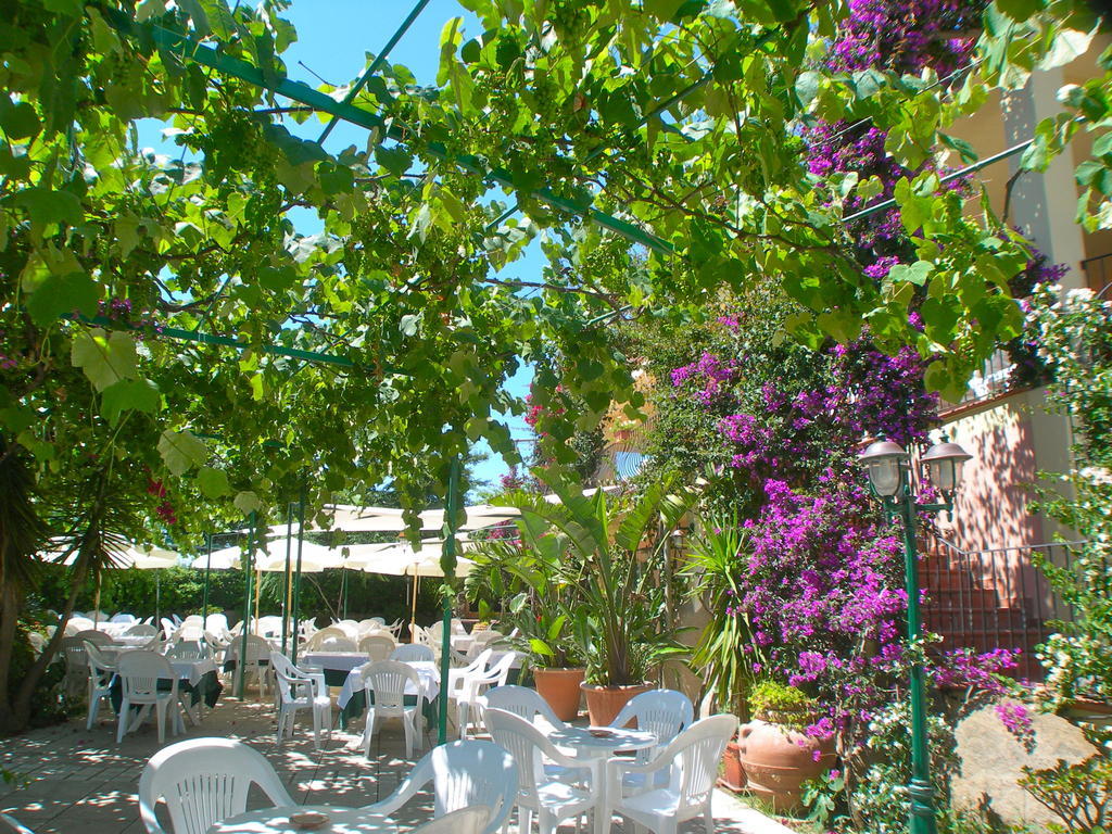 Domus De Janas Sul Mare Otel Bari Sardo Dış mekan fotoğraf